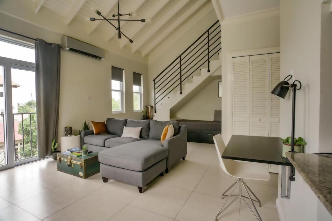 Choose To Be Happy At Ei8Ht! - Super Studios And Penthouse Apartment Кингстон Экстерьер фото
