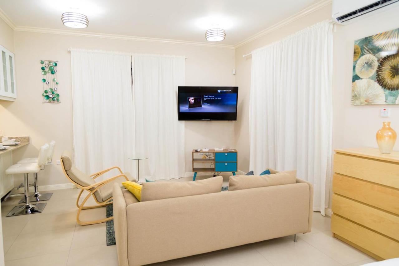 Choose To Be Happy At Ei8Ht! - Super Studios And Penthouse Apartment Кингстон Экстерьер фото
