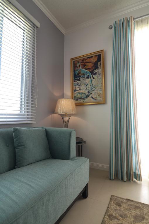Choose To Be Happy At Ei8Ht! - Super Studios And Penthouse Apartment Кингстон Экстерьер фото